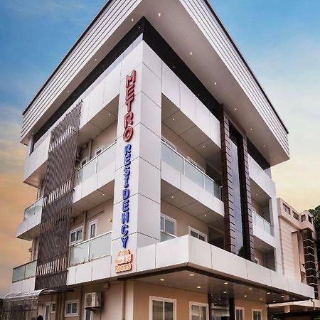 ホテル Metro Residency Kochi エクステリア 写真