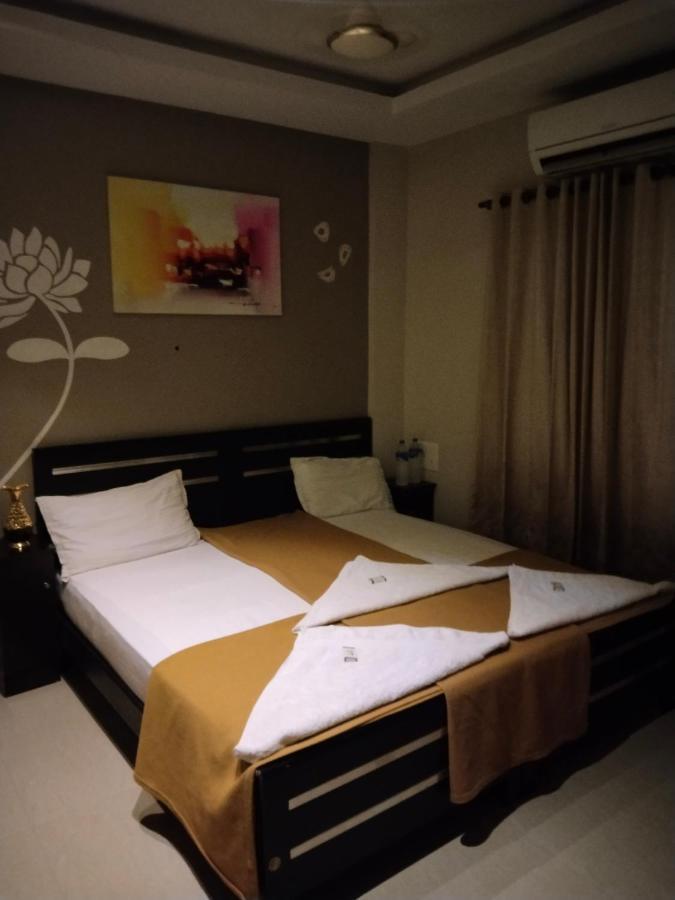 ホテル Metro Residency Kochi エクステリア 写真