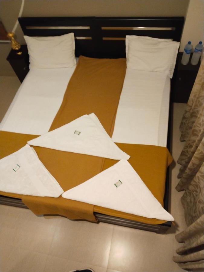 ホテル Metro Residency Kochi エクステリア 写真