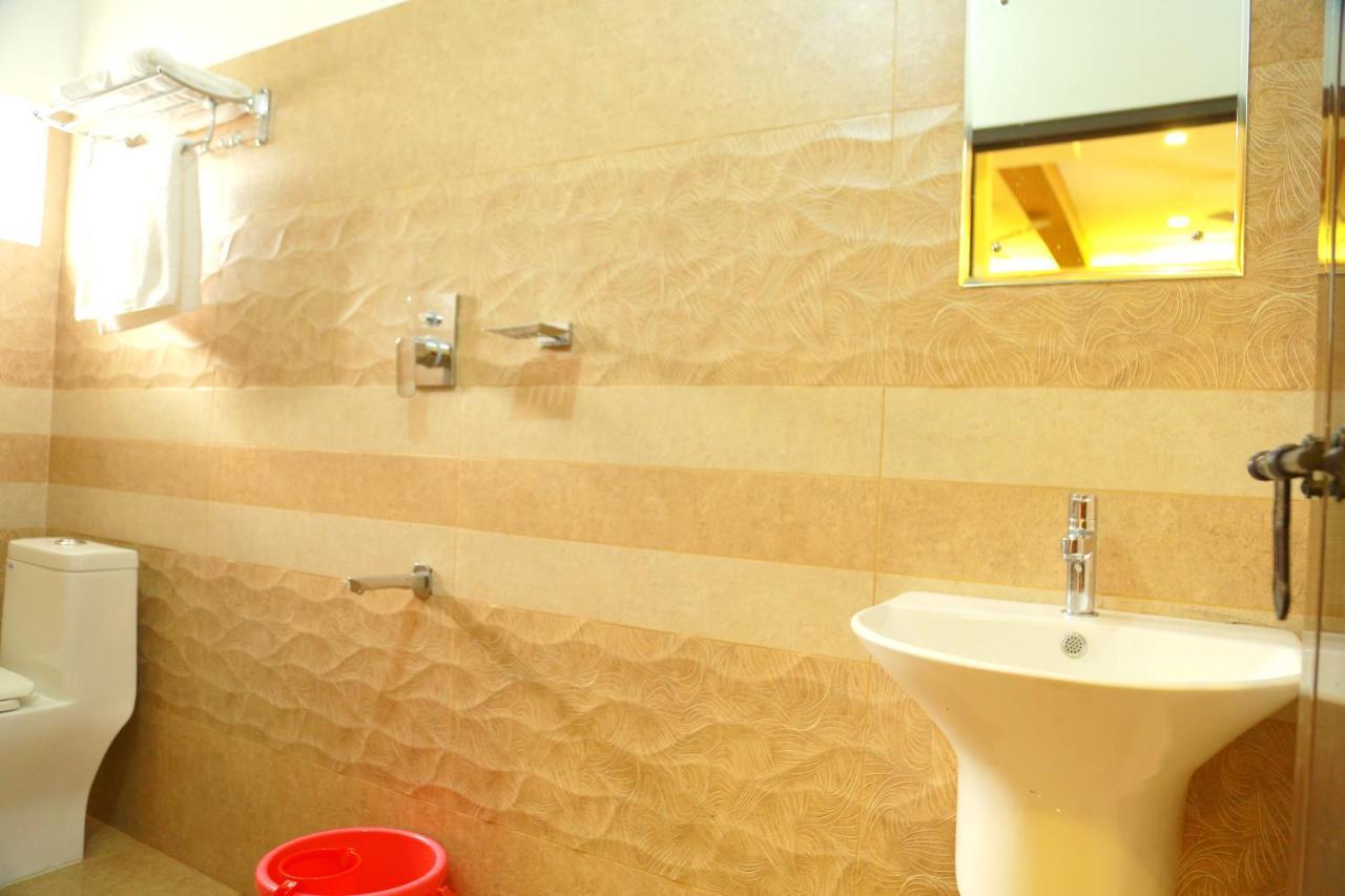 ホテル Metro Residency Kochi エクステリア 写真