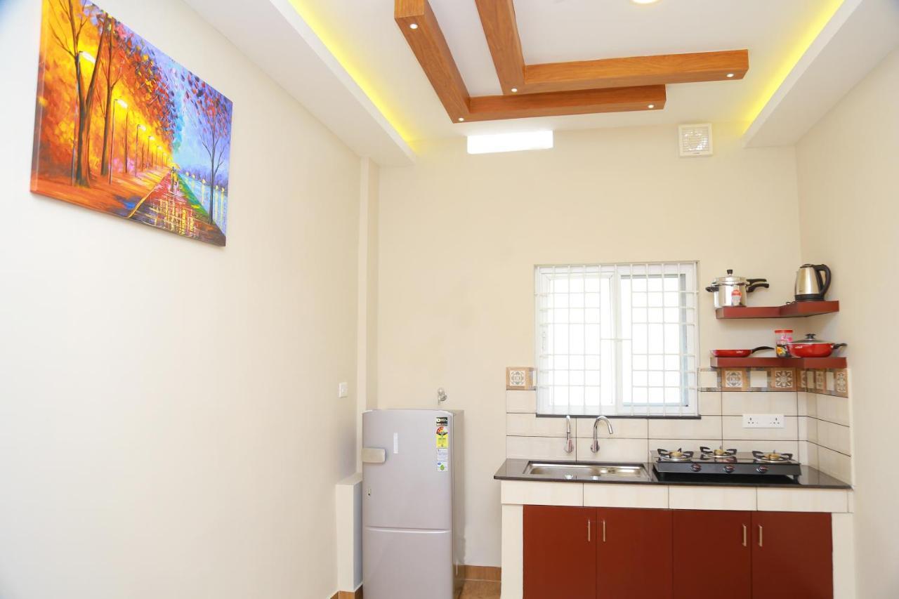 ホテル Metro Residency Kochi エクステリア 写真